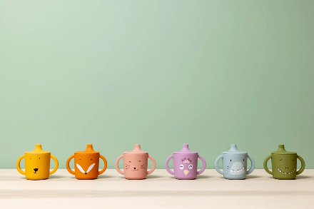 Tasse d'apprentissage en silicone - Mrs. Peacock