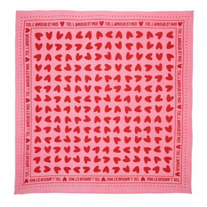 Foulard coeurs 55cm fond rose / motif rouge