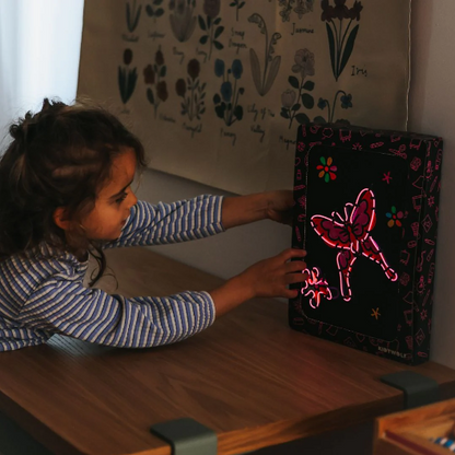KIDYNEON - Kit pour décoration murale lumineuse contes