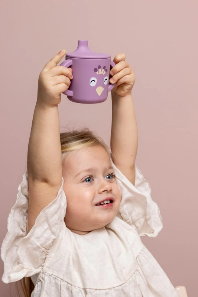 Tasse d'apprentissage en silicone - Mrs. Peacock