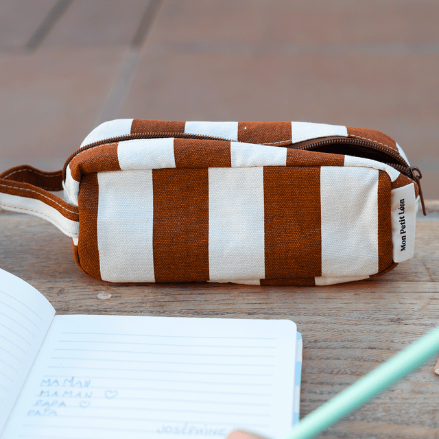 Trousse à rayures beige et marron