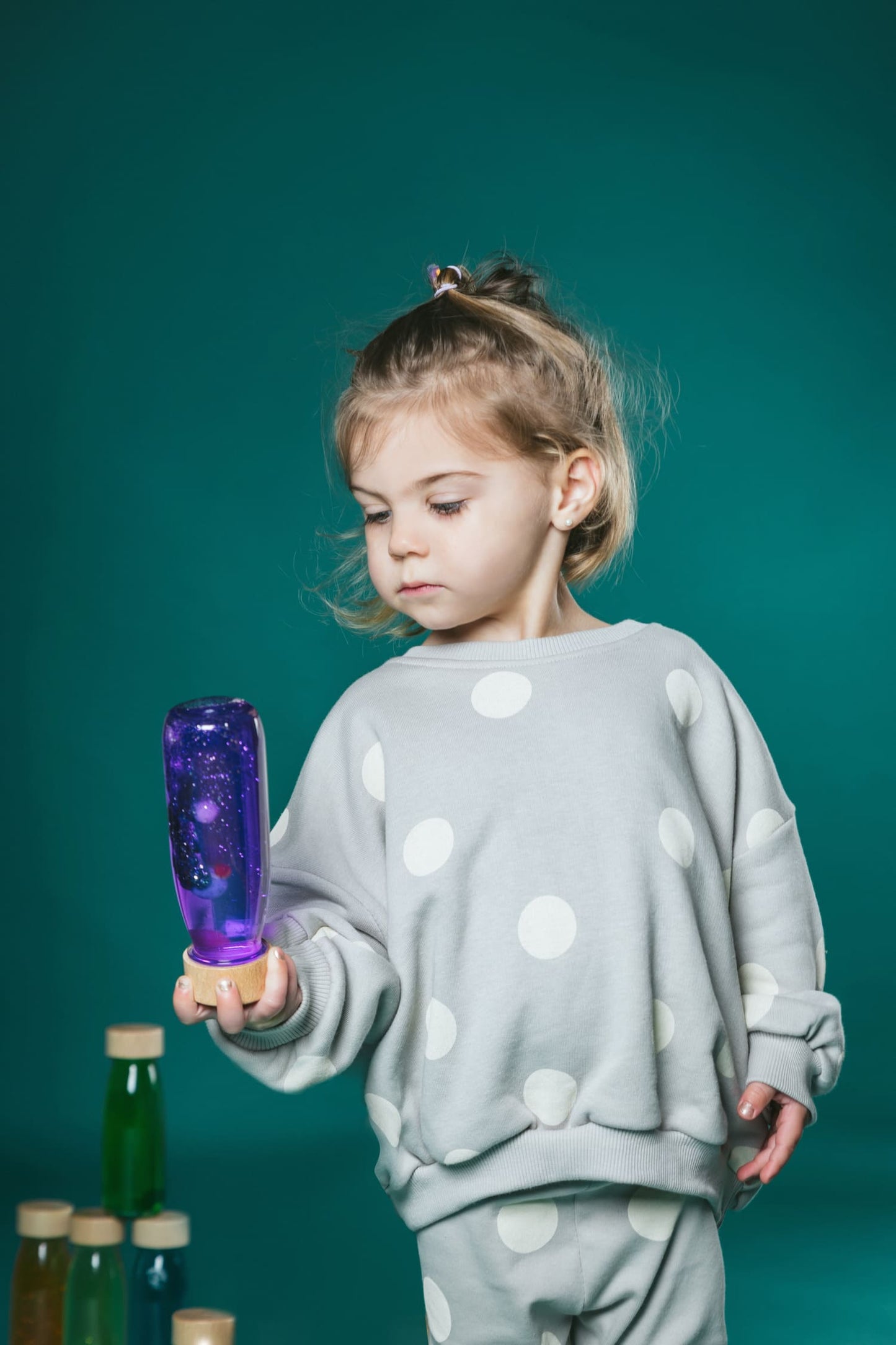 Bouteille sensorielle à paillettes - violet